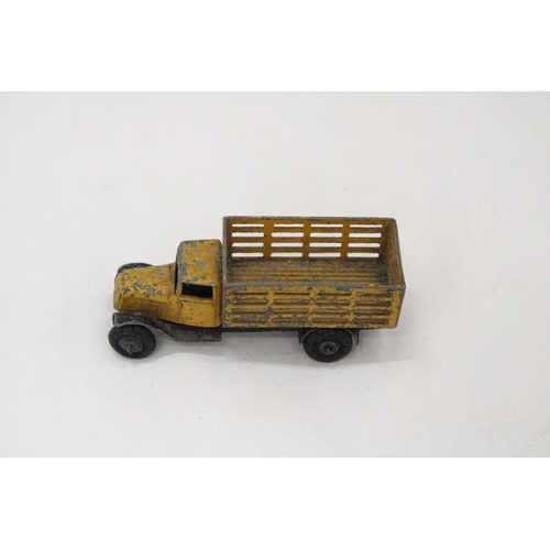 159 - A VINTAGE MECCANO LORRY