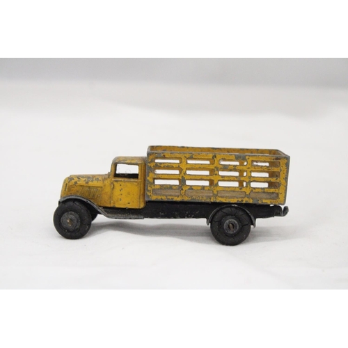 159 - A VINTAGE MECCANO LORRY