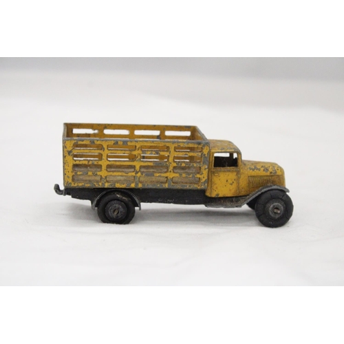 159 - A VINTAGE MECCANO LORRY