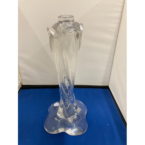 14 - A BELIEVED BACCARAT CLEAR GLASS TABLE LAMP OF TWISTED FORM