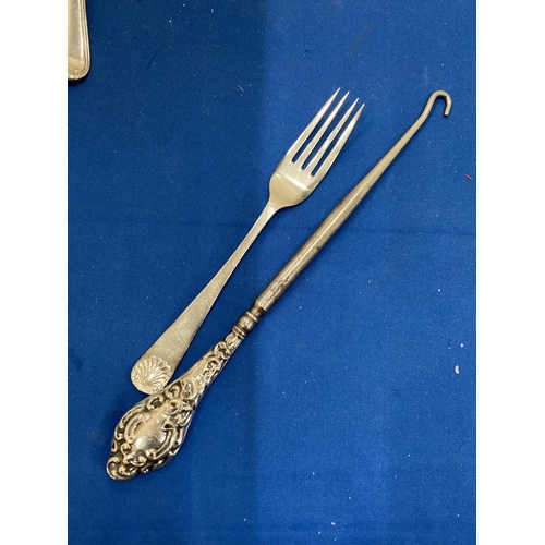 32 - VARIOUS ITEMS OF SILVER FLATWARE TO INCLUDE FIVE FORKS, FIVE SPOONS AND A BUTTON HOOK