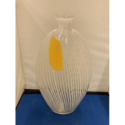 59 - A TALL MURANO STYLE ILLUSION VASE