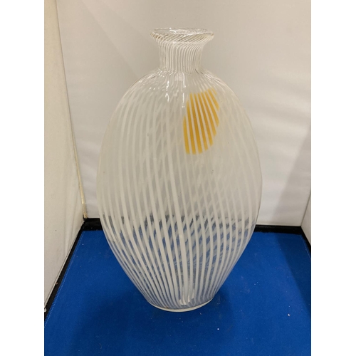 59 - A TALL MURANO STYLE ILLUSION VASE