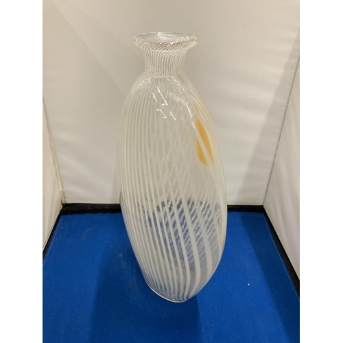 59 - A TALL MURANO STYLE ILLUSION VASE