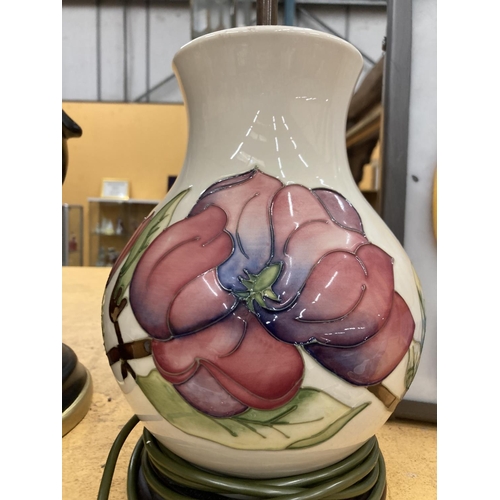 87 - A LARGE MOORCROFT MAGNOLIA TABLE LAMP