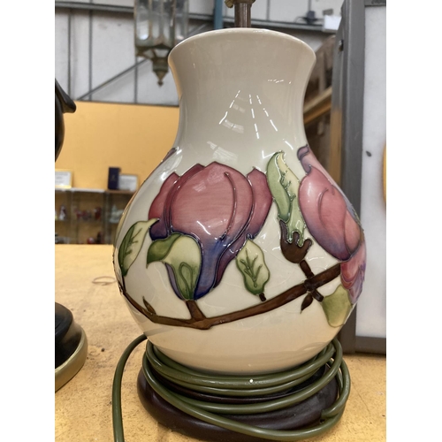 87 - A LARGE MOORCROFT MAGNOLIA TABLE LAMP