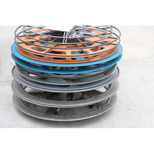 1721 - AN ASSORTMENT OF VINTAGE FILM REELS