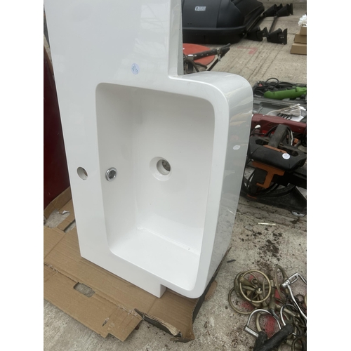 1901 - AN AS NEW WHITE CERAMIC SINK