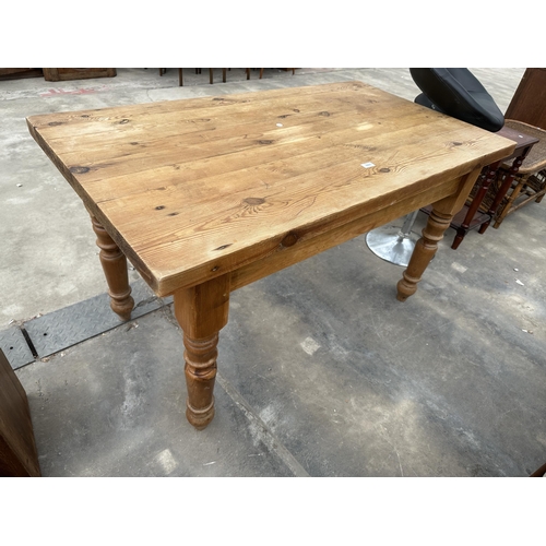 2885 - A VICTORIAN STYLE KITCHEN TABLE ON TURNED LEGS WITH SINGLE DRAWER, 54