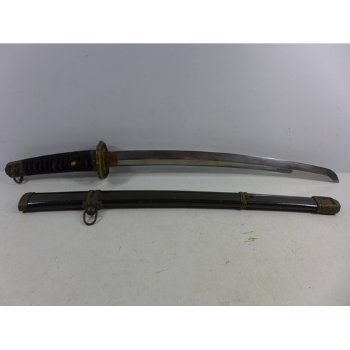 329 - A MID 20TH CENTURY JAPANESE WAKIZASHI SWORD AND SCABBARD, 46CM BLADE SIGNED TANG, LENGTH 72CM