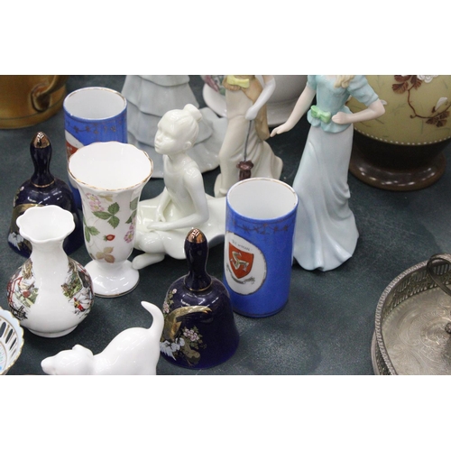 176 - A MIXED LOT OF CERAMICS TO INCLUDE FIGURES, VASES, A PLANTER, TRINKET BOWLS, ETC