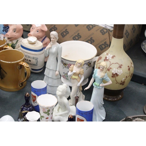 176 - A MIXED LOT OF CERAMICS TO INCLUDE FIGURES, VASES, A PLANTER, TRINKET BOWLS, ETC