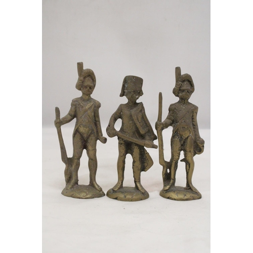 243 - THREE HEAVY, SOLID BRASS, NAPOLEONIC SOLDIERS, HEIGHT 15CM