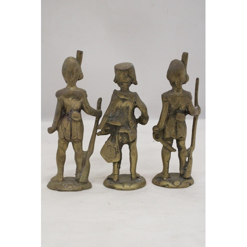 243 - THREE HEAVY, SOLID BRASS, NAPOLEONIC SOLDIERS, HEIGHT 15CM