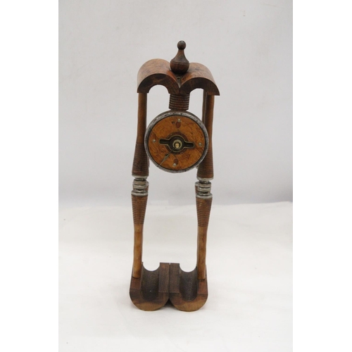 293 - A VINTAGE ARTS AND CRAFTS, BOBBIN CLOCK, HEIGHT 38CM