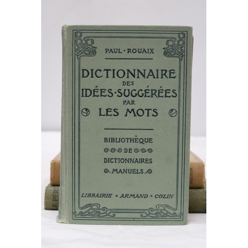 374 - A 1913 DICTIONNAIRE PLUS TWO VINTAGE BALZAC NOVELS