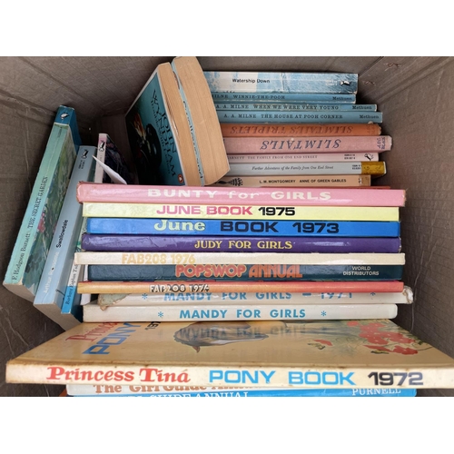 410 - A QUANTITY OF VINTAGE CHILDREN'S BOOKS TO INCLUDE BUNTY FOR GIRLS, PRINCESS TINA, JUNE BOOK, YERTLE ... 