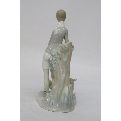 771 - A PORCELAIN LLADRO FIGURE OF A BOY WITH LAMBS