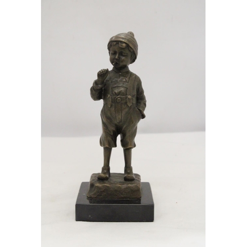 850 - A BRONZE BOY SMOKING A CIGAR ON A MARBLE BASE - SIGNED