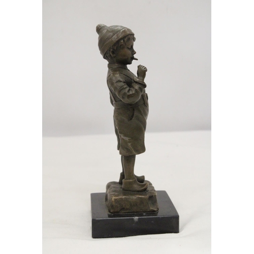 850 - A BRONZE BOY SMOKING A CIGAR ON A MARBLE BASE - SIGNED