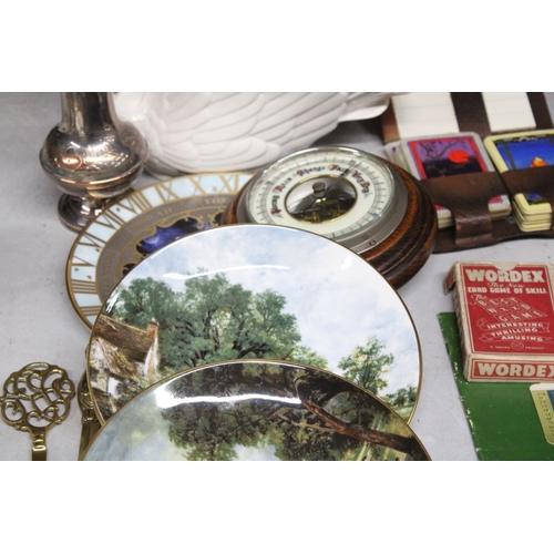 1159 - A MIXED LOT TO INCLUDE THREE CABINET PLATES, A SWAN PLANTER, BRASS LETTER OPENERS, STUDIO POTTERY PL... 