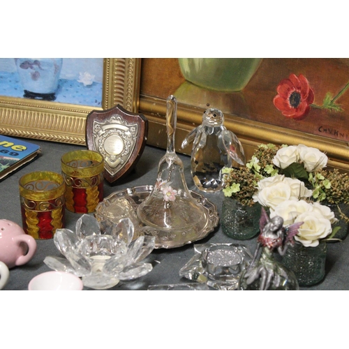 1178 - A MIXED LOT TO INCLUDE, A CRYSTAL PENGUIN, GLASS TEALIGHT HOLDERS, MINIATURE TEAPOTS, CUPS AND SAUCE... 