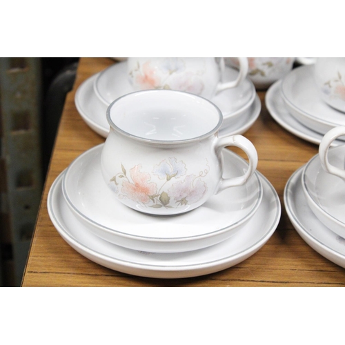 1256 - A QUANTITY OF HANDCRAFTED DENBY FINE STONEWARE TO INCLUDE, CUPS, SAUCERS, PLATES ETC