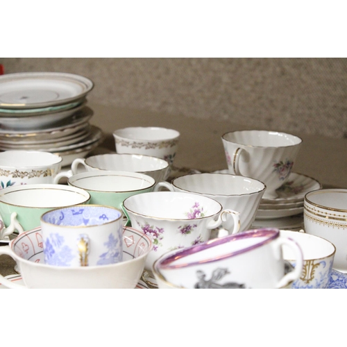 1262 - A QUANTITY OF CUPS, SAUCERS AND PLATES TO INCLUDE ROYAL GRAFTON, SPODE, COLCLOUGH, PALISSY ETC