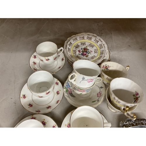 1269 - A MIXED LOT OF CUPS AND SAUCERS TO INCLUDE DIAMOND CHINA, HEATHEOTE CHINA TOGETHER WITH TWO BRANDMAL... 