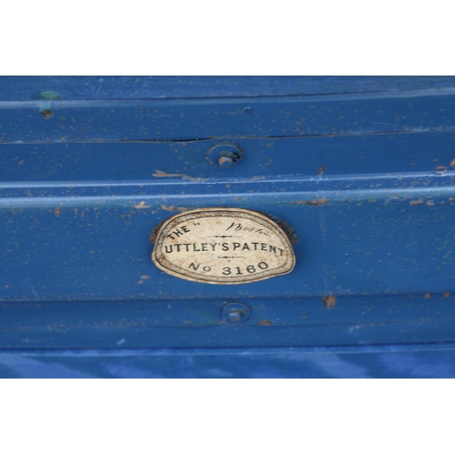 1736 - A VINTAGE METAL STORAGE TRUNK