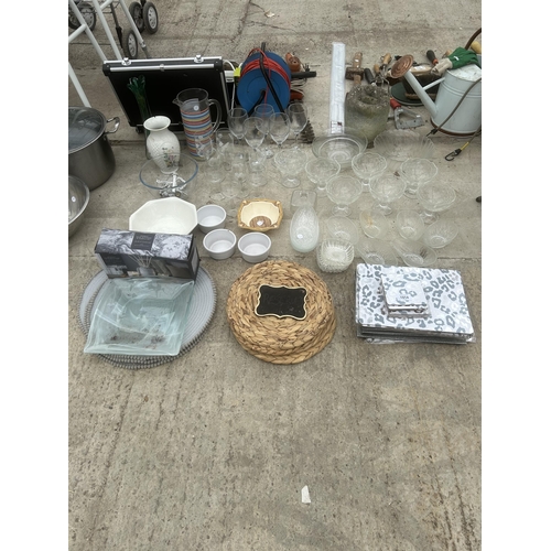 1914 - AN ASSORTMENT OF ITEMS TO INCLUDE GLASSES, GLASS BOWLS AND PLACE MATS ETC