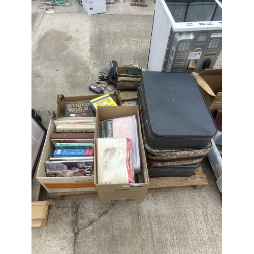 2242 - AN ASSORTMENT OF HOUSEHOLD CLEARANCE ITEMS