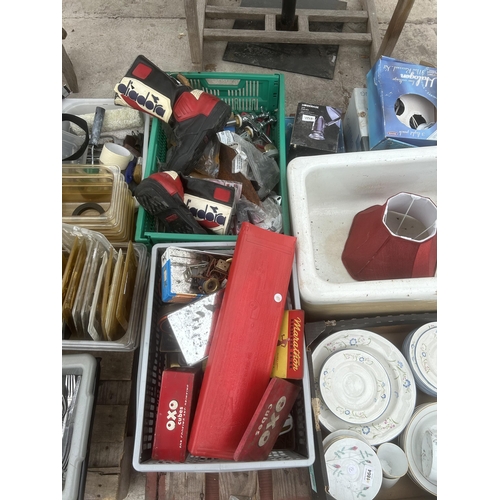 2281 - AN ASSORTMENT OF HOUSEHOLD CLEARANCE ITEMS