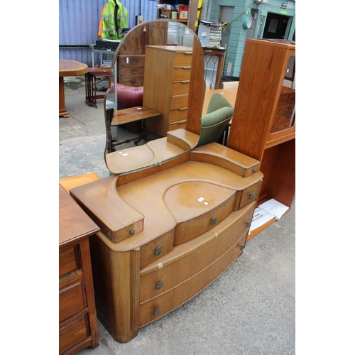 2580 - A MID 20TH CENTURY OAK DRESSING CHEST