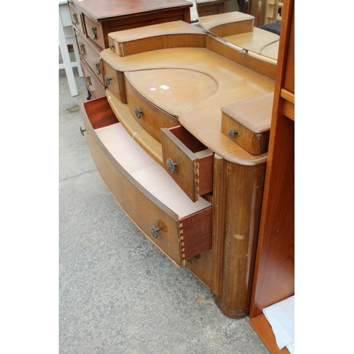 2580 - A MID 20TH CENTURY OAK DRESSING CHEST