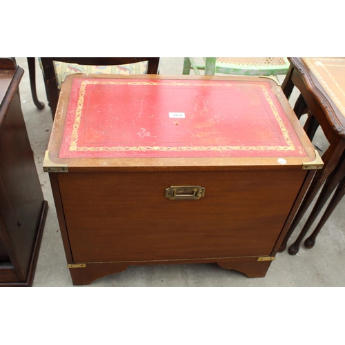 2634 - A RECORD CHEST WITH INSET LEATHER TOP AND BRASS FITTINGS