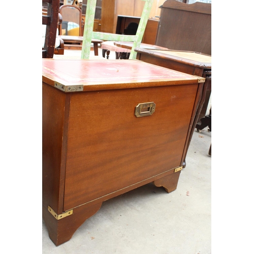 2634 - A RECORD CHEST WITH INSET LEATHER TOP AND BRASS FITTINGS