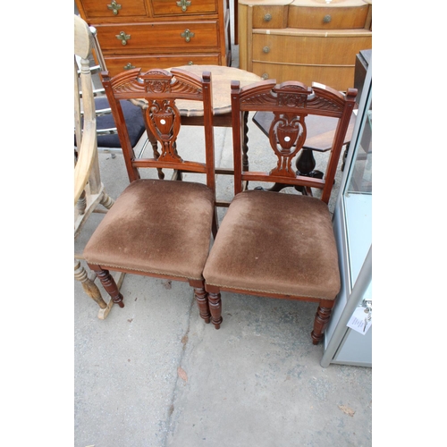 2661 - A PAIR OF EDWARDIAN PARLOUR CHAIRS AND A BEECH BULLSEYE BACK ROCKING CHAIR