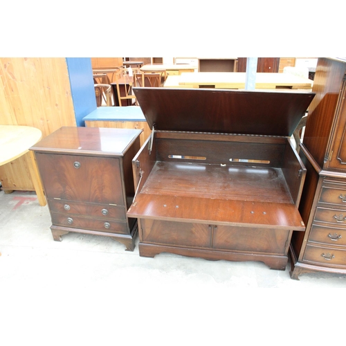 2752 - A MAHOGANY AND CROSSBANDED CABINET AND SIMILAR RECORD CABINET