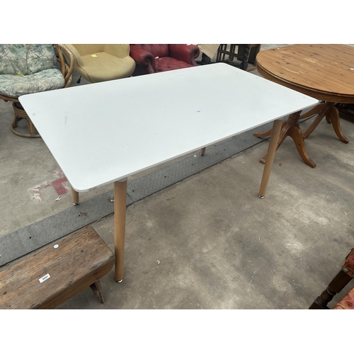 2881 - A MODERN MELAMINE KITCHEN TABLE ON TAPERING LEGS, 55