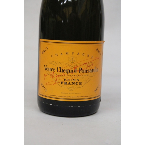 312 - A BOTTLE OF 75CL VEUVE CLICQUOT PONSARDIN CHAMPAGNE