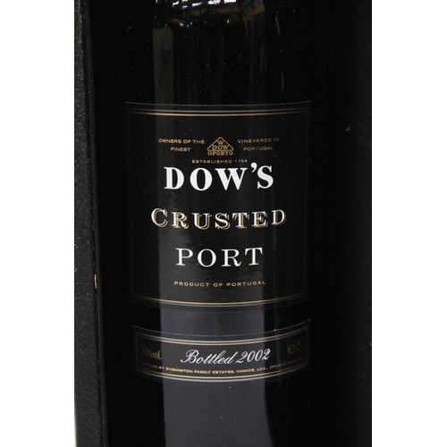 333 - A CASED PRESENTATION BOX CONTAINING A 75CL BOTTLE OF DOW'S CRUSTED PORT BOTTLED 2002 WITH ACCESSORIE... 