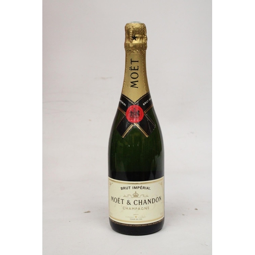 342 - A750 ML BOTTLE OF MOET & CHANDON CHAMPAGNE