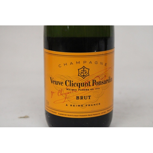 346 - A 375 ML BOTTLE OF VEUVE CLICQYOT PONSARDIN CHAMPAGNE TOGETHER WITH A 187 ML BOTTLE OF PIPER-HEIDSIE... 