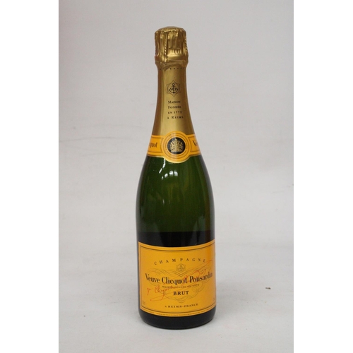 348 - A BOXED 750 ML BOTTLE OF VEUVE CLICQUOT PONSARDIN CHAMPAGNE