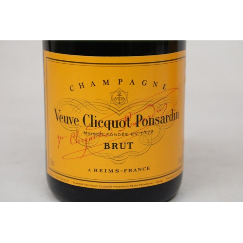 348 - A BOXED 750 ML BOTTLE OF VEUVE CLICQUOT PONSARDIN CHAMPAGNE