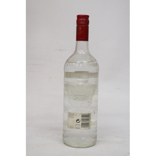 369 - A 1LITRE BOTTLE OF PIERRE SMIRNOFF VODKA