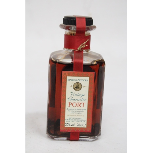 372 - A 75CL BOTTLE OF VINTAGE CHARACTER PORT TOGETHER WITH AN 187 ML BOTTLE OF HARDY'S CREST CABERNET-SHI... 