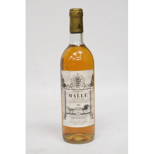 388 - A MIXED LOT TO INCLUDE A 70 CL VINTAGE BOTTLE OF POMMEAU DE NORMANDIE, CHATEAU DE MALLE SAUTERNES 19... 