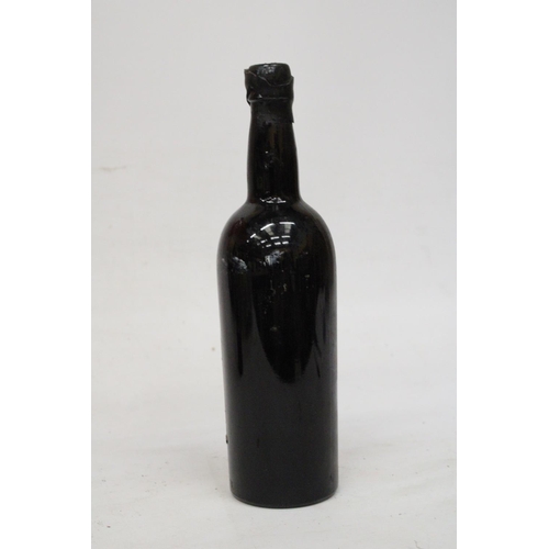 392 - A BOTTLE OF CROFT'S VINTAGE PORT 1960